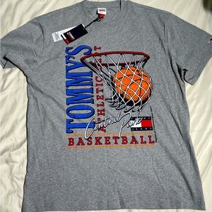 Tommy Hilfiger crew neck t-shirt size large NWT
